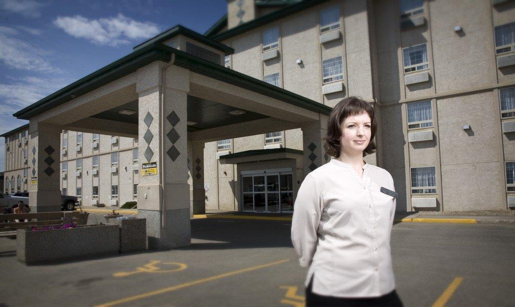 Service Plus Inns And Suites Grande Prairie Exteriér fotografie