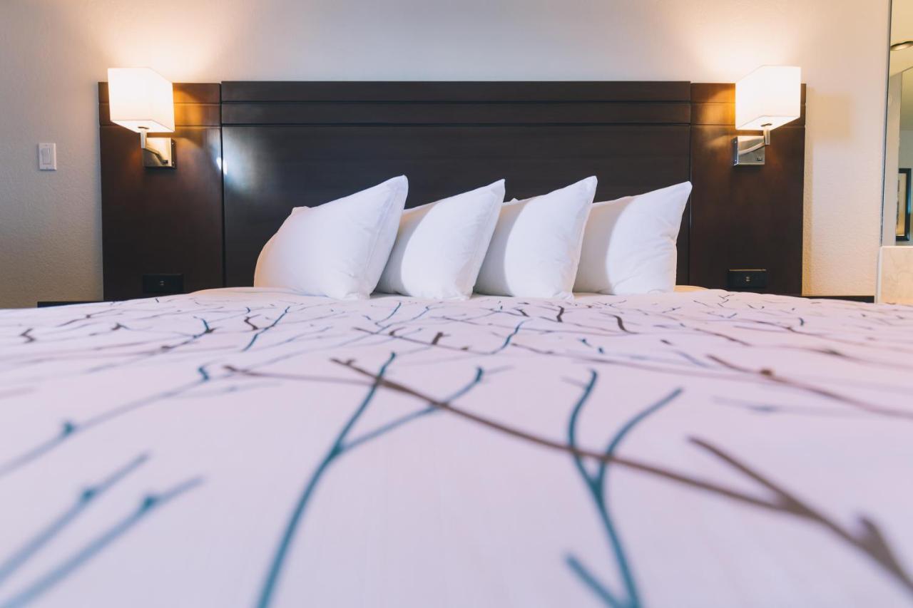 Service Plus Inns And Suites Grande Prairie Exteriér fotografie